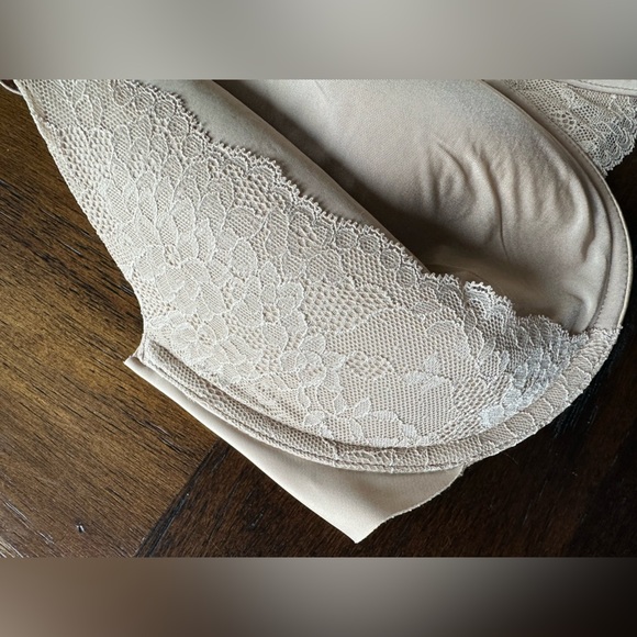 Soma Elegant Lace Trimmed Bra in Tan- size 38DD - Picture 2 of 4